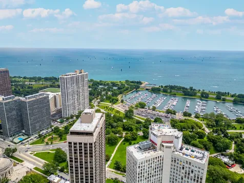 2650 North Lakeview Avenue Chicago IL 60614