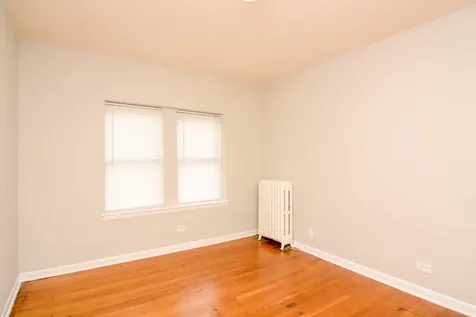 5736 North Winthrop Avenue Chicago IL 60660