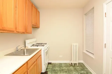 5736 North Winthrop Avenue Chicago IL 60660