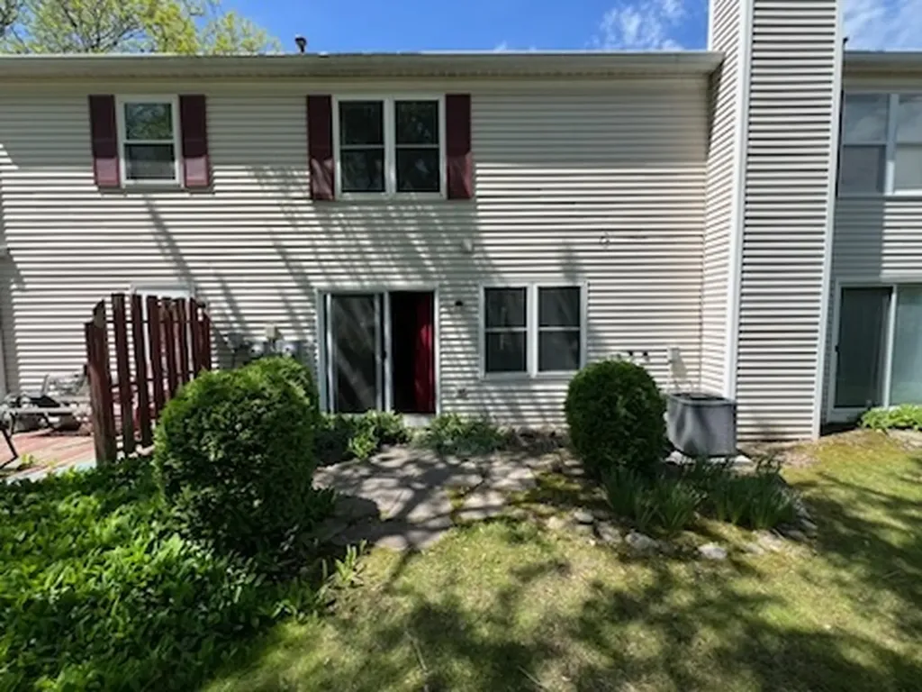 2637 Oakshire Court Aurora IL 60502