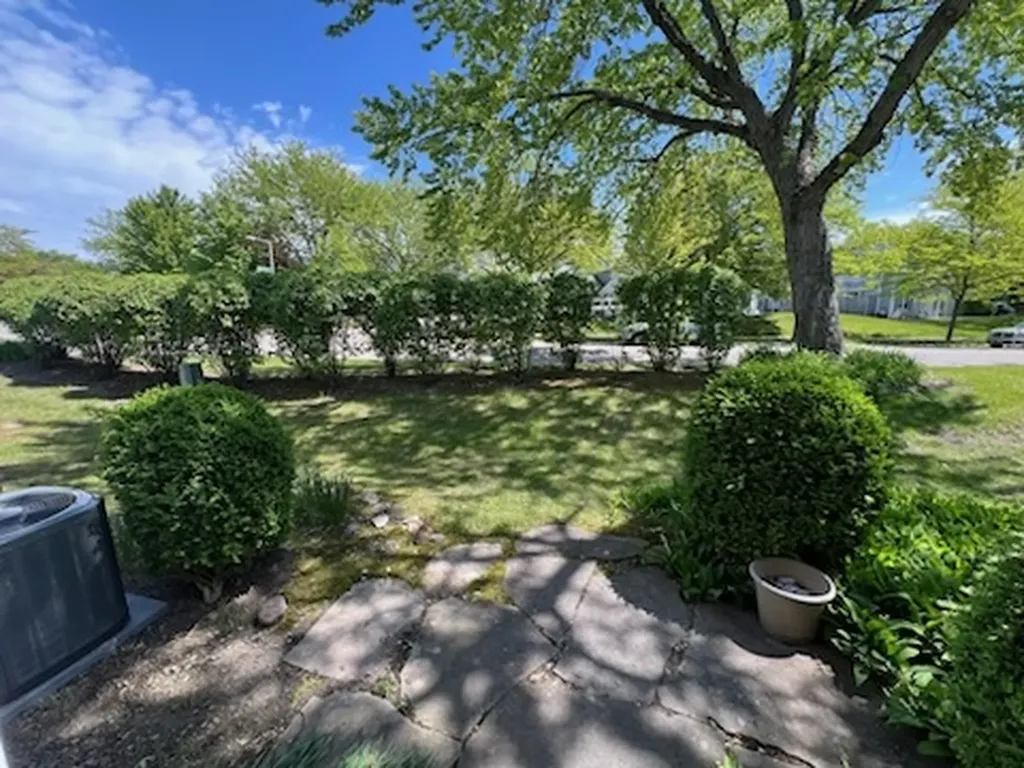 2637 Oakshire Court Aurora IL 60502