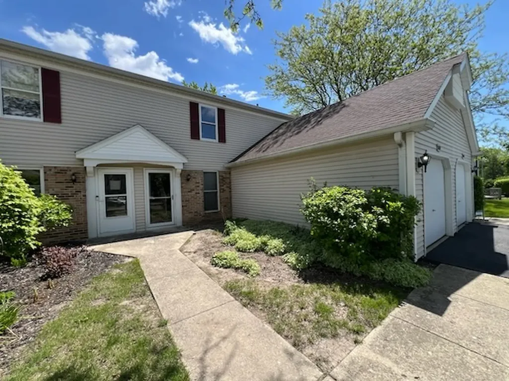 2637 Oakshire Court Aurora IL 60502