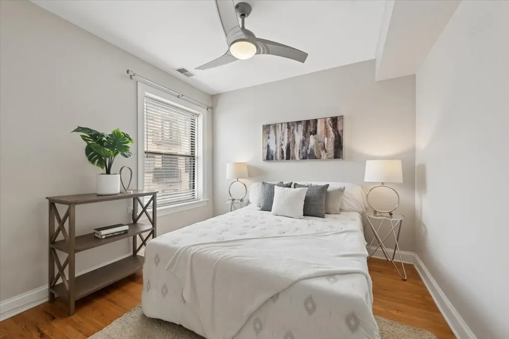 1153 West Grace Street Chicago IL 60613