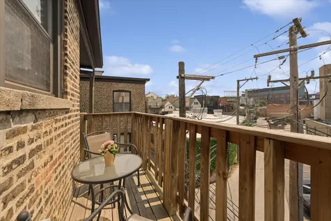 1153 West Grace Street Chicago IL 60613
