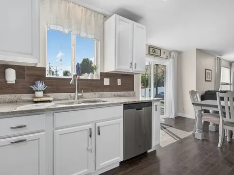 1914 Eagle Drive Morris IL 60450