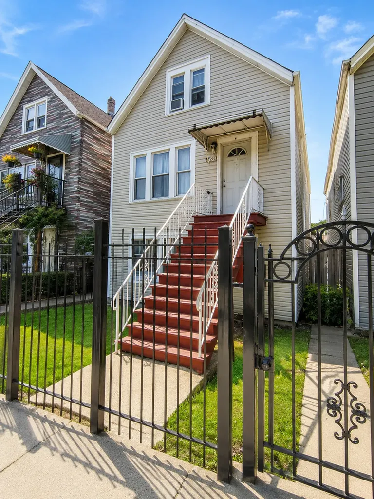 2523 West 46th Place Chicago IL 60632