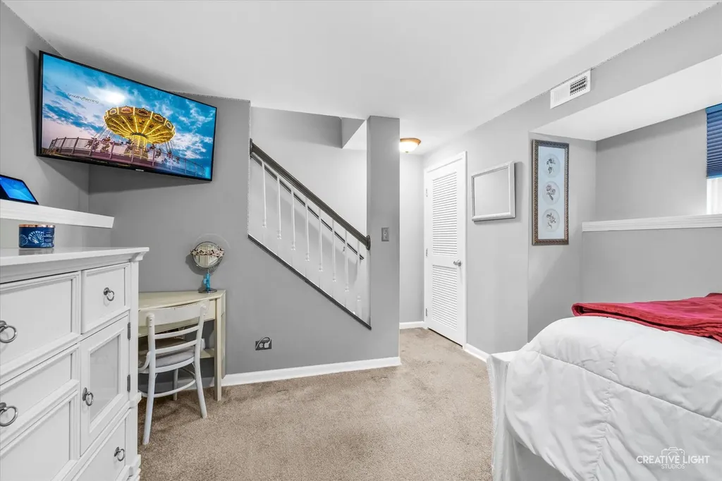 2430 Courtyard Circle Aurora IL 60506