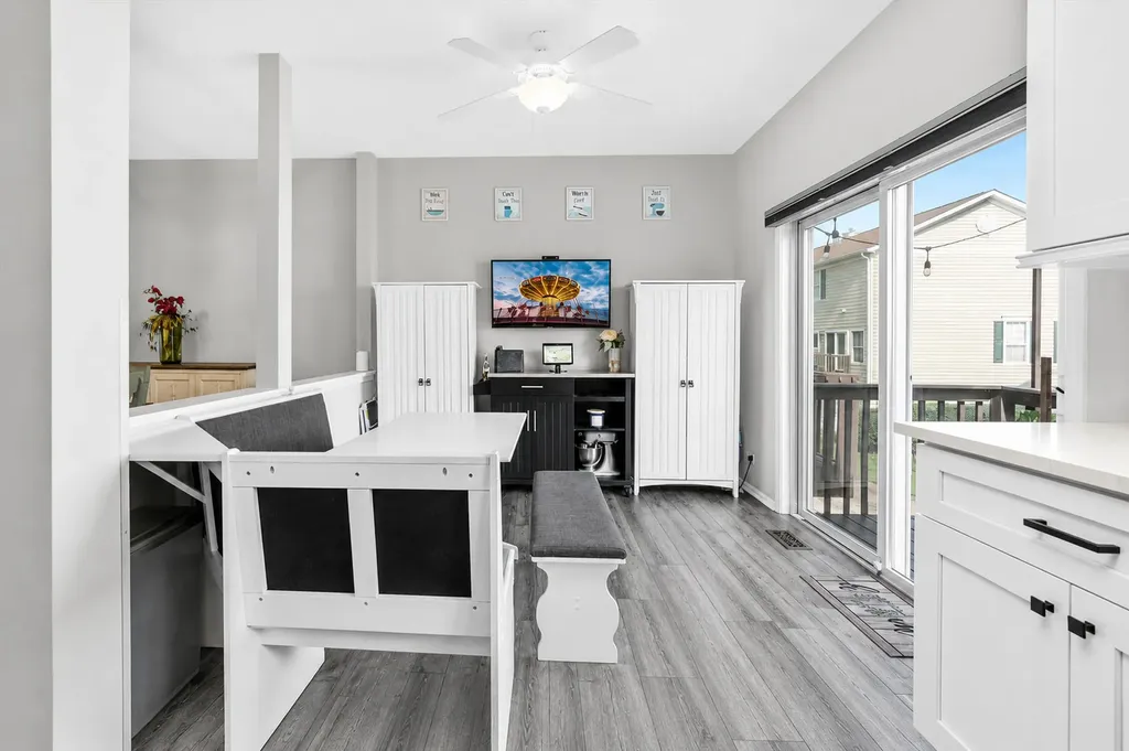 2430 Courtyard Circle Aurora IL 60506