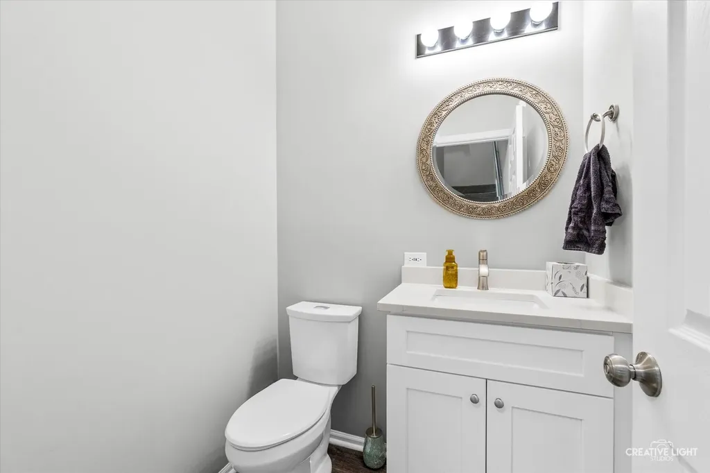 2430 Courtyard Circle Aurora IL 60506