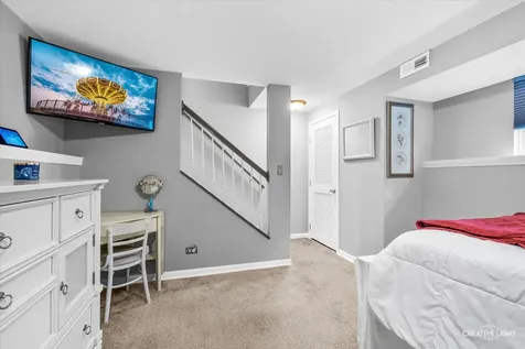 2430 Courtyard Circle Aurora IL 60506