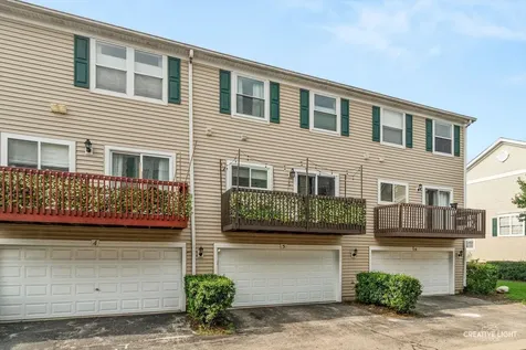 2430 Courtyard Circle Aurora IL 60506