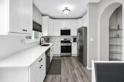 2430 Courtyard Circle Aurora IL 60506