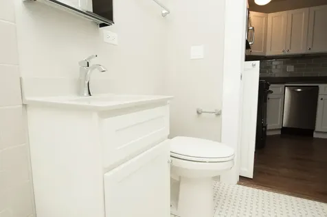 817 West Lakeside Place Chicago IL 60640