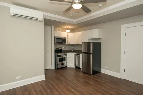 817 West Lakeside Place Chicago IL 60640
