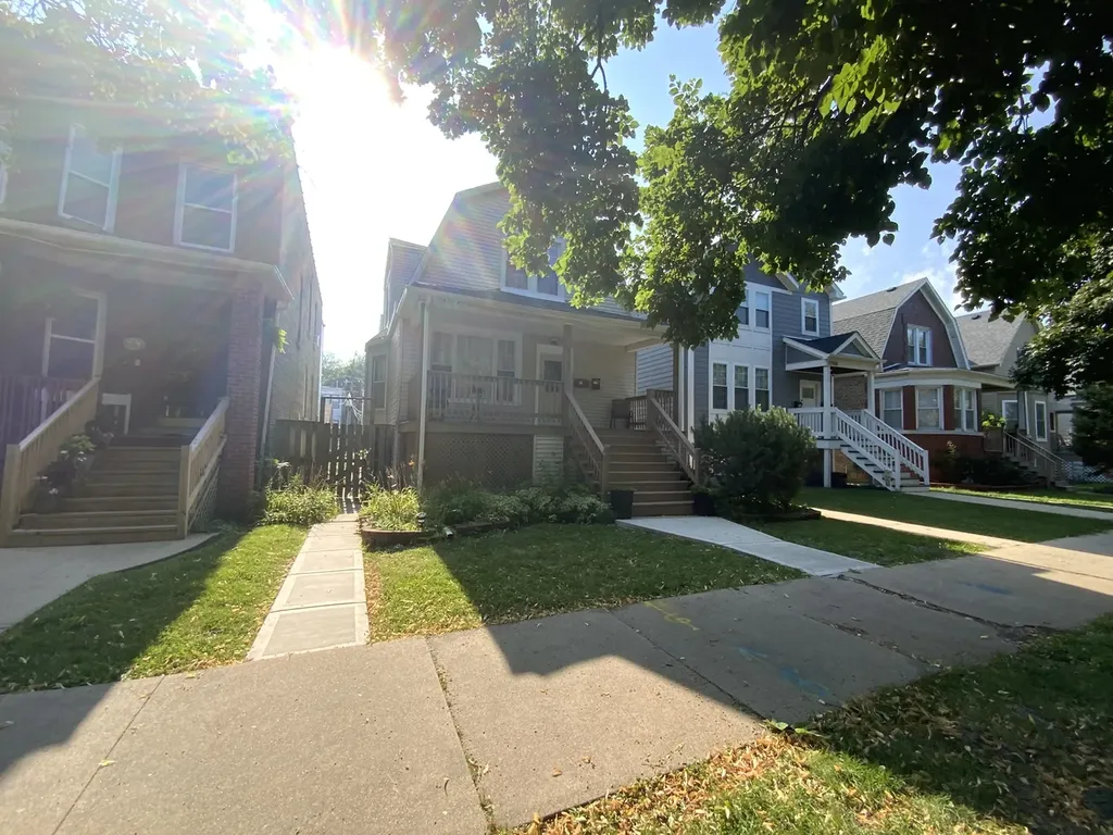 3704 North Drake Avenue Chicago IL 60618