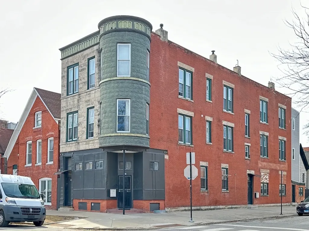 2609 West Thomas Street Chicago IL 60622