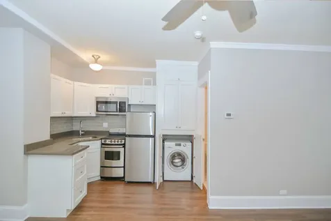 817 West Lakeside Place Chicago IL 60640