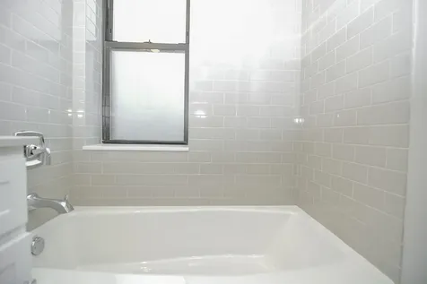817 West Lakeside Place Chicago IL 60640