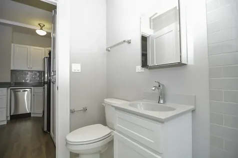 817 West Lakeside Place Chicago IL 60640