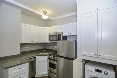817 West Lakeside Place Chicago IL 60640