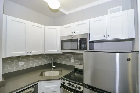 817 West Lakeside Place Chicago IL 60640