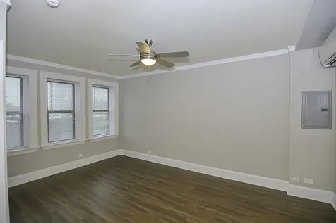817 West Lakeside Place Chicago IL 60640