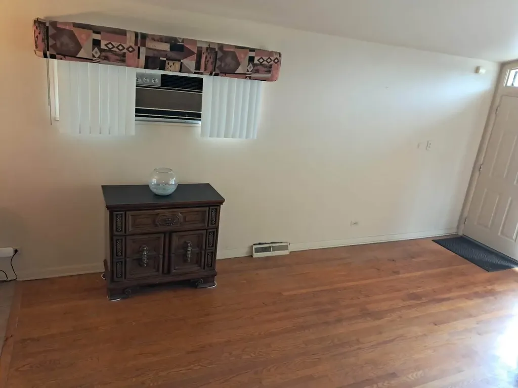 1236 East 85th Street Chicago IL 60619