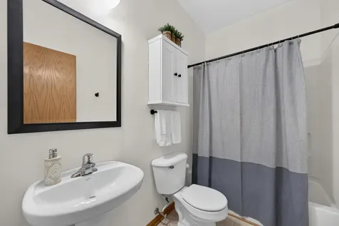 536 Clayton Circle Sycamore IL 60178