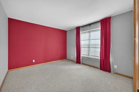 536 Clayton Circle Sycamore IL 60178