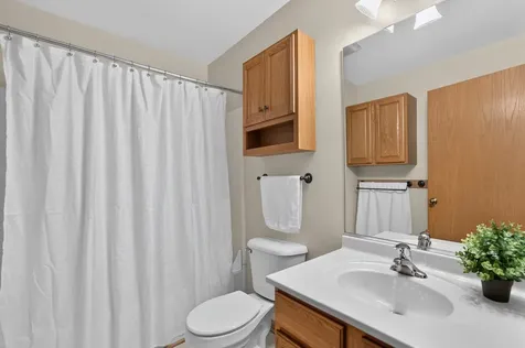 536 Clayton Circle Sycamore IL 60178