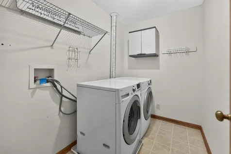 536 Clayton Circle Sycamore IL 60178