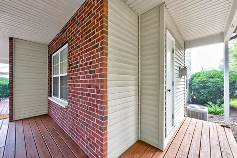 536 Clayton Circle Sycamore IL 60178