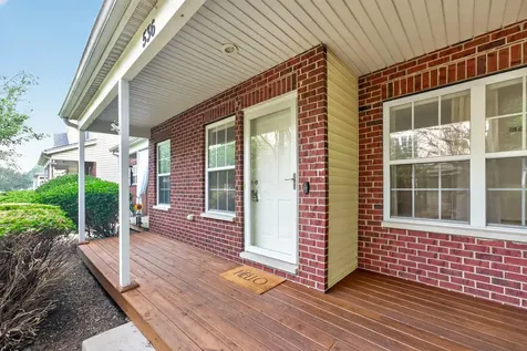 536 Clayton Circle Sycamore IL 60178