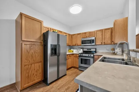 536 Clayton Circle Sycamore IL 60178