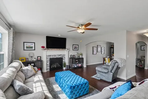 1402 Railside Drive Gibson City IL 60936