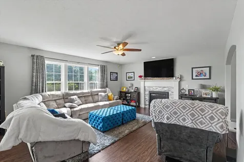 1402 Railside Drive Gibson City IL 60936