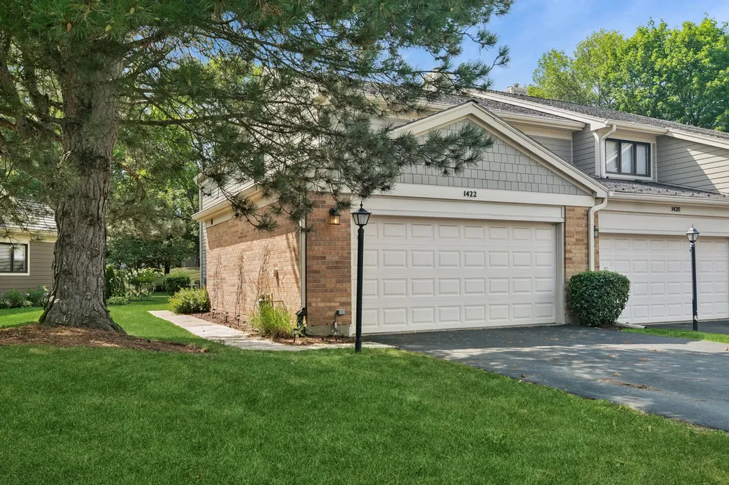 1422 James Court Libertyville IL 60048