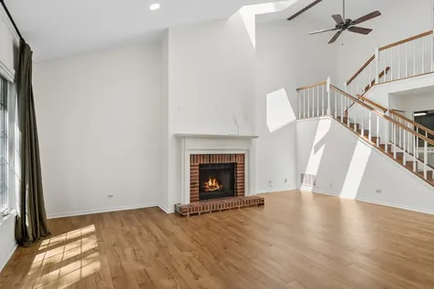 1422 James Court Libertyville IL 60048