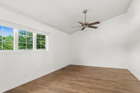 1422 James Court Libertyville IL 60048