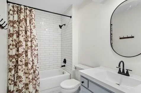 1422 James Court Libertyville IL 60048