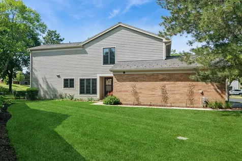 1422 James Court Libertyville IL 60048
