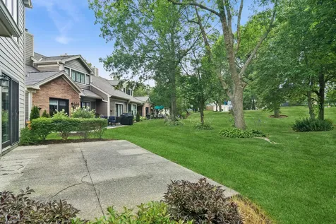 1422 James Court Libertyville IL 60048