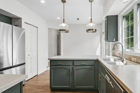 1422 James Court Libertyville IL 60048