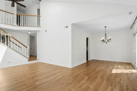 1422 James Court Libertyville IL 60048