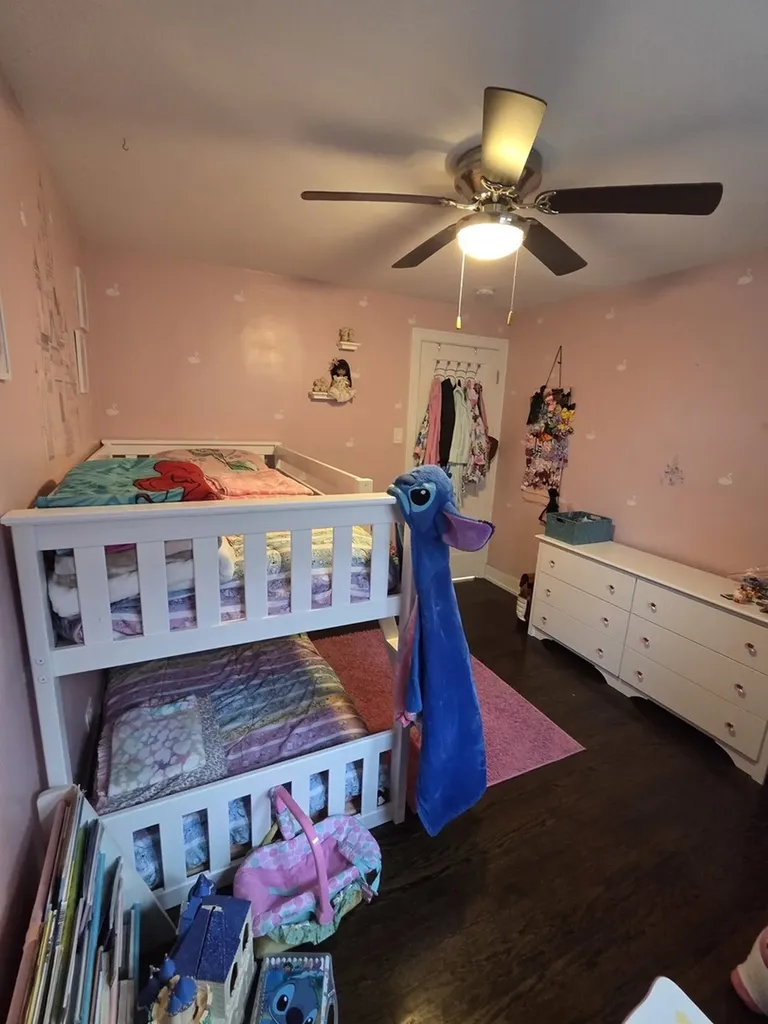 5537 South Massasoit Avenue Chicago IL 60638