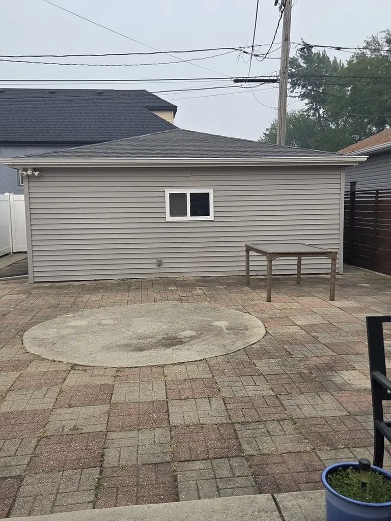5537 South Massasoit Avenue Chicago IL 60638