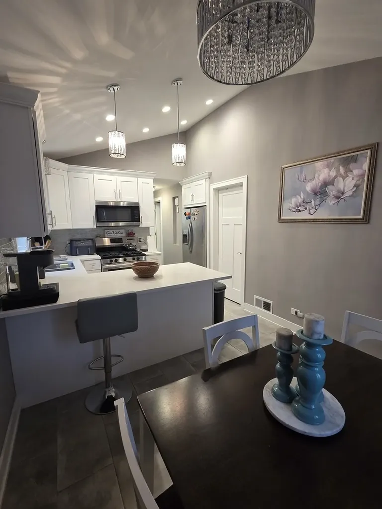 5537 South Massasoit Avenue Chicago IL 60638