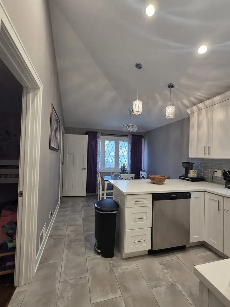 5537 South Massasoit Avenue Chicago IL 60638