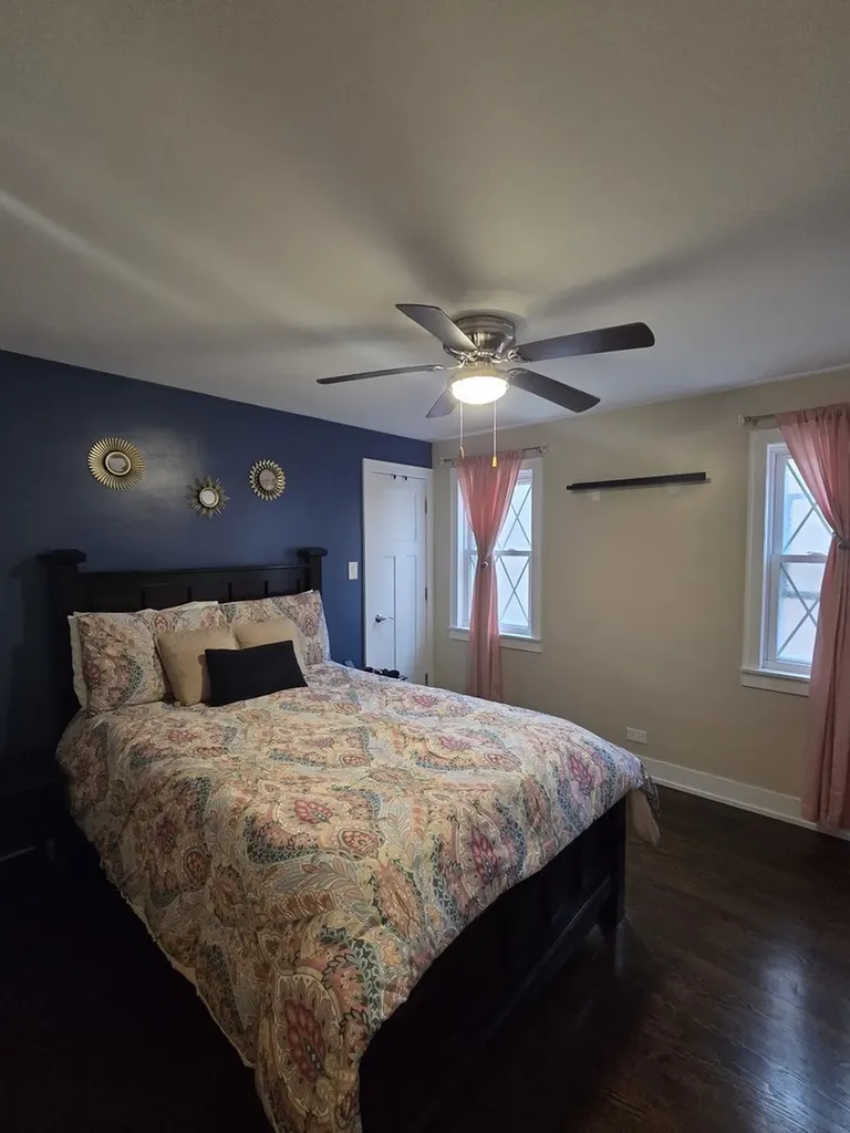 5537 South Massasoit Avenue Chicago IL 60638