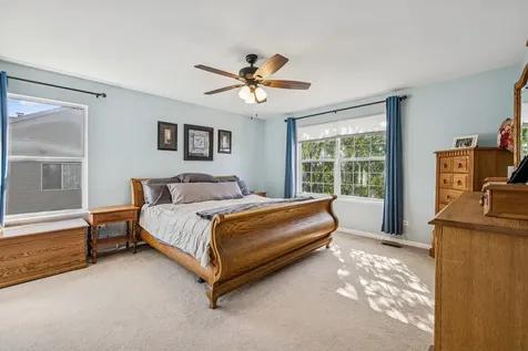 1804 Redwood Lane Mchenry IL 60051